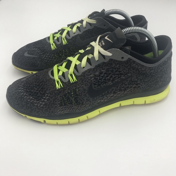 Nike women’s size 8 running shoe - Picture 2 of 8